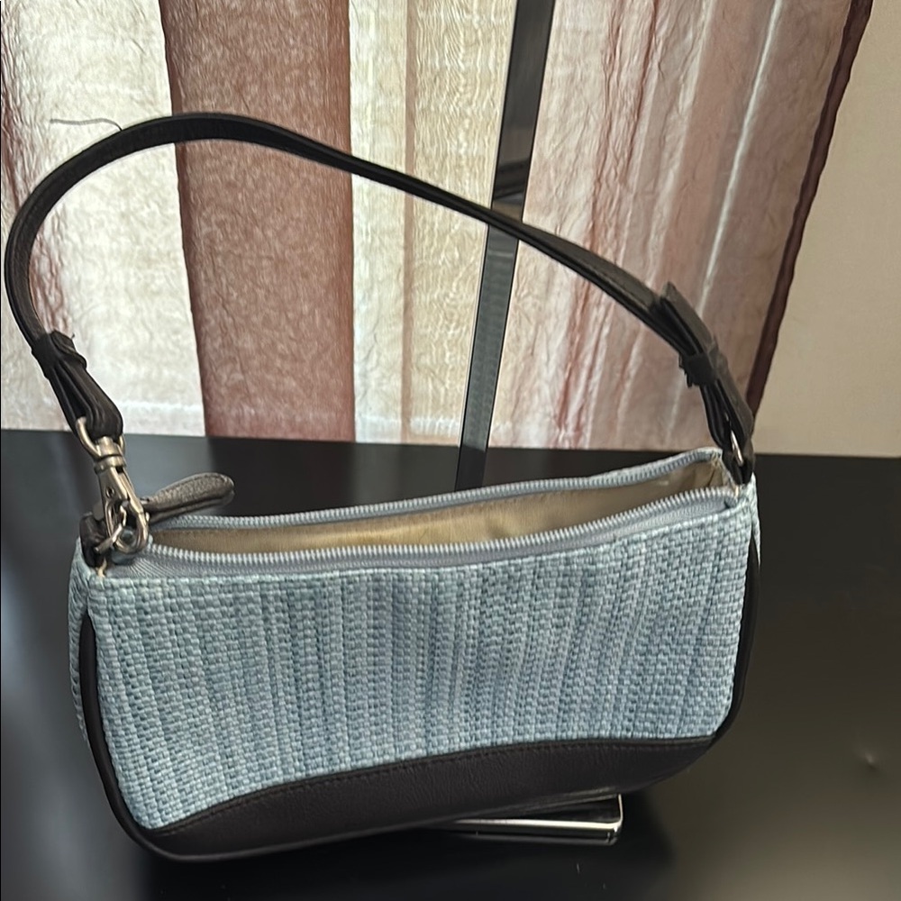 Sleek Blue and Black Shoulder Bag with Ribbed Texture
